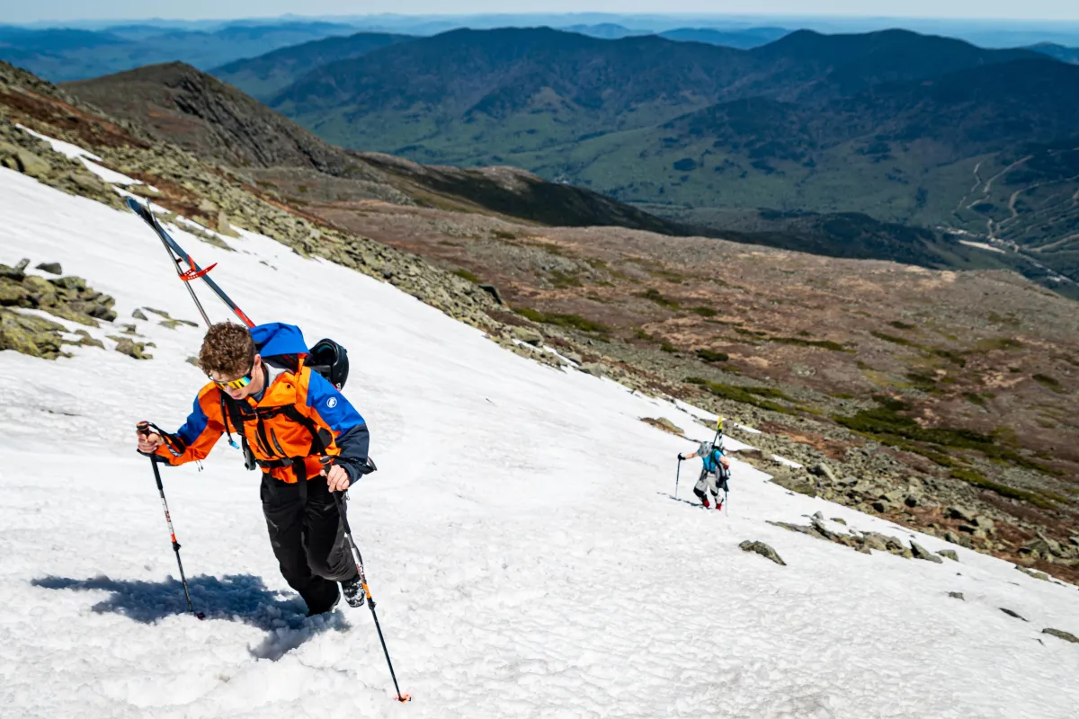 On the highest peak in the North East, Dusty and his father Arie, go for few spring time ski runs on the snowfields of Mount Washington on the first production day of the project.