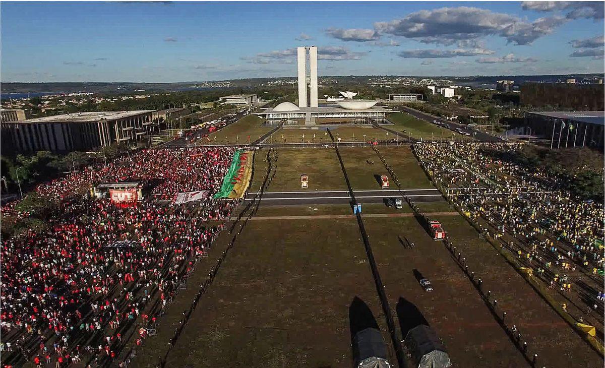 'The Edge of Democracy' Tracks Brazil's Slide to Fascism 