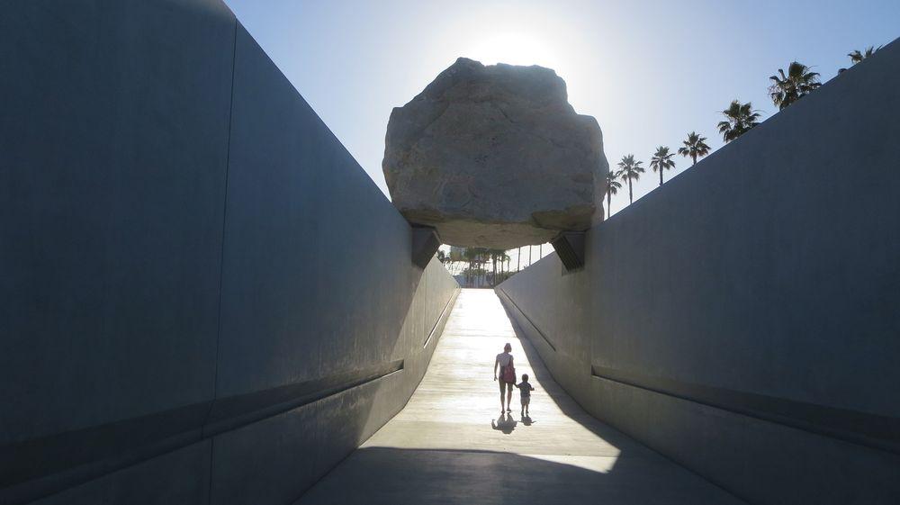 Art Rock: 'Levitated Mass' Tracks a Trek from Quarry to Museum