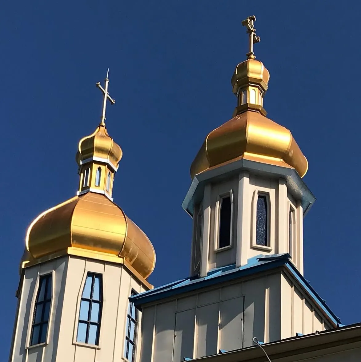 golden spires of a Ukrainian Eastern European building